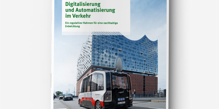Ein Broschürencover, auf dem ein Kleinbus vor der Elbphilharmonie in Hamburg zu sehen ist